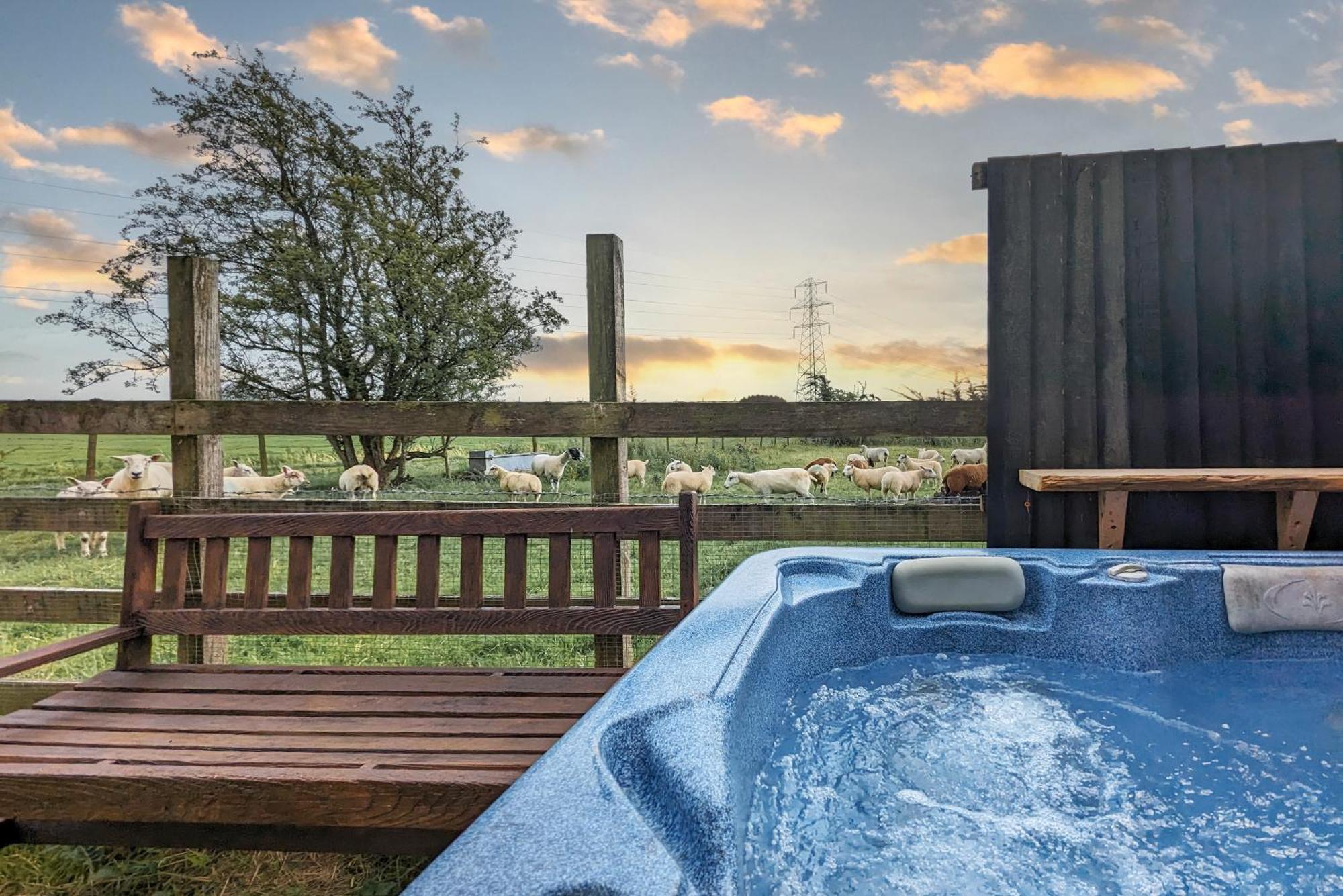 The Gilpin Farmhouse, Lake District Getaway Levens Exterior photo