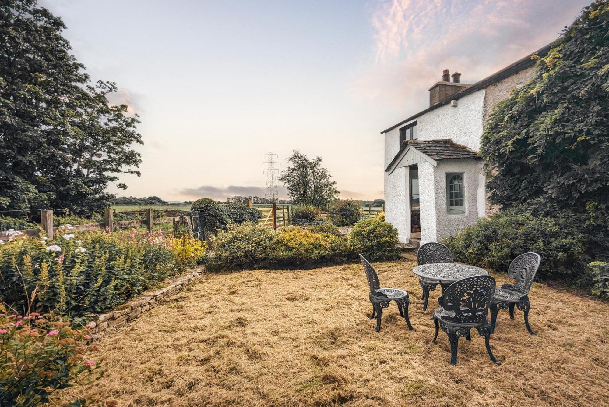 The Gilpin Farmhouse, Lake District Getaway Levens Exterior photo